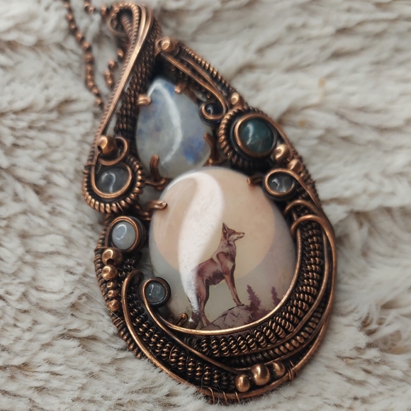 Jewelry - Elegant Copper & Gem Stones Wolf Pendant Necklace
